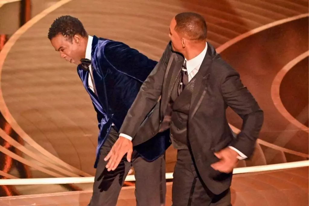 Tapa de Will Smith no rosto de Chris Rock marca cerimônia do Oscar 2022