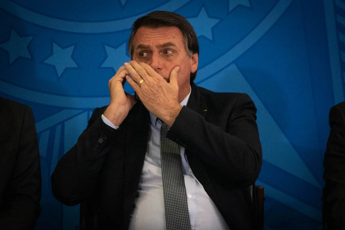 Governo marcará reunião com representante do WhatsApp, diz Bolsonaro