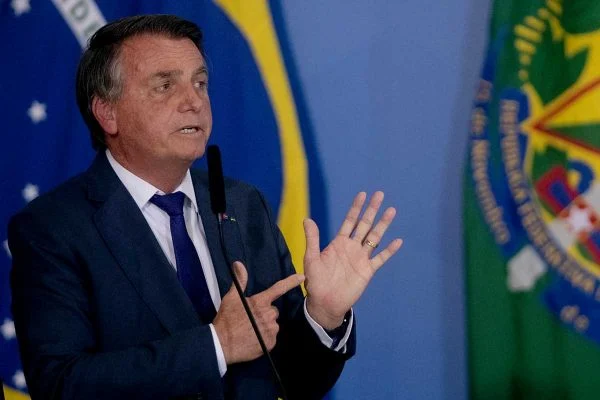 Bolsonaro sanciona, com vetos, prorrogação do Pronampe até fim de 2024