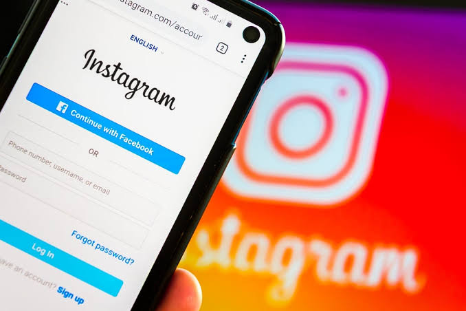Instagram nega boato sobre recurso que revela quem visitou o perfil
