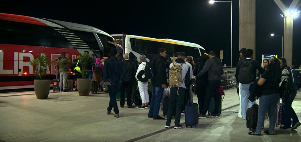 Fechamento do Aeroporto de Salvador altera voos em Viracopos e passageiros são encaminhados a hotel