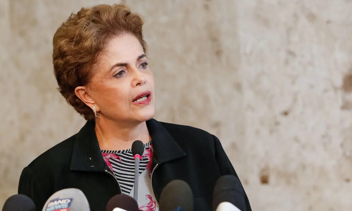 Dilma Rousseff reforça importância da memória do golpe de 1964 e critica ataques à democracia