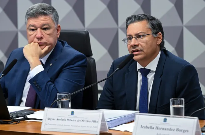 Ex-procurador do INSS evita explicar aumento de R$ 18 milhões em patrimônio durante depoimento à CPMI