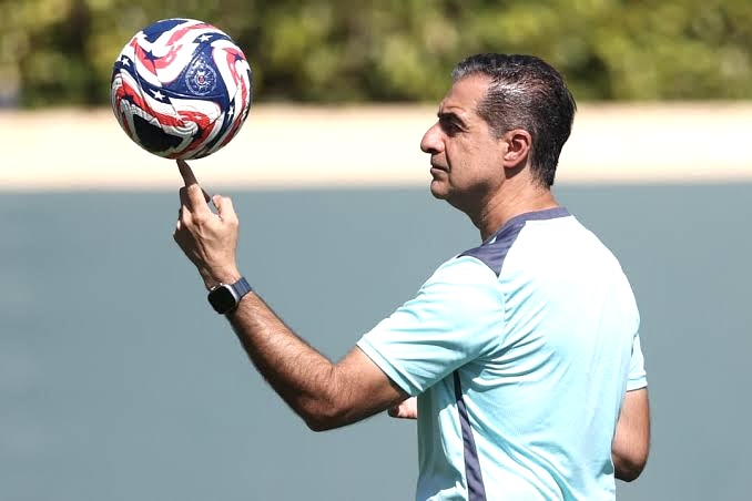 Fortaleza toma decisão drástica após série de resultados negativos e demite Renato Paiva do cargo de técnico.