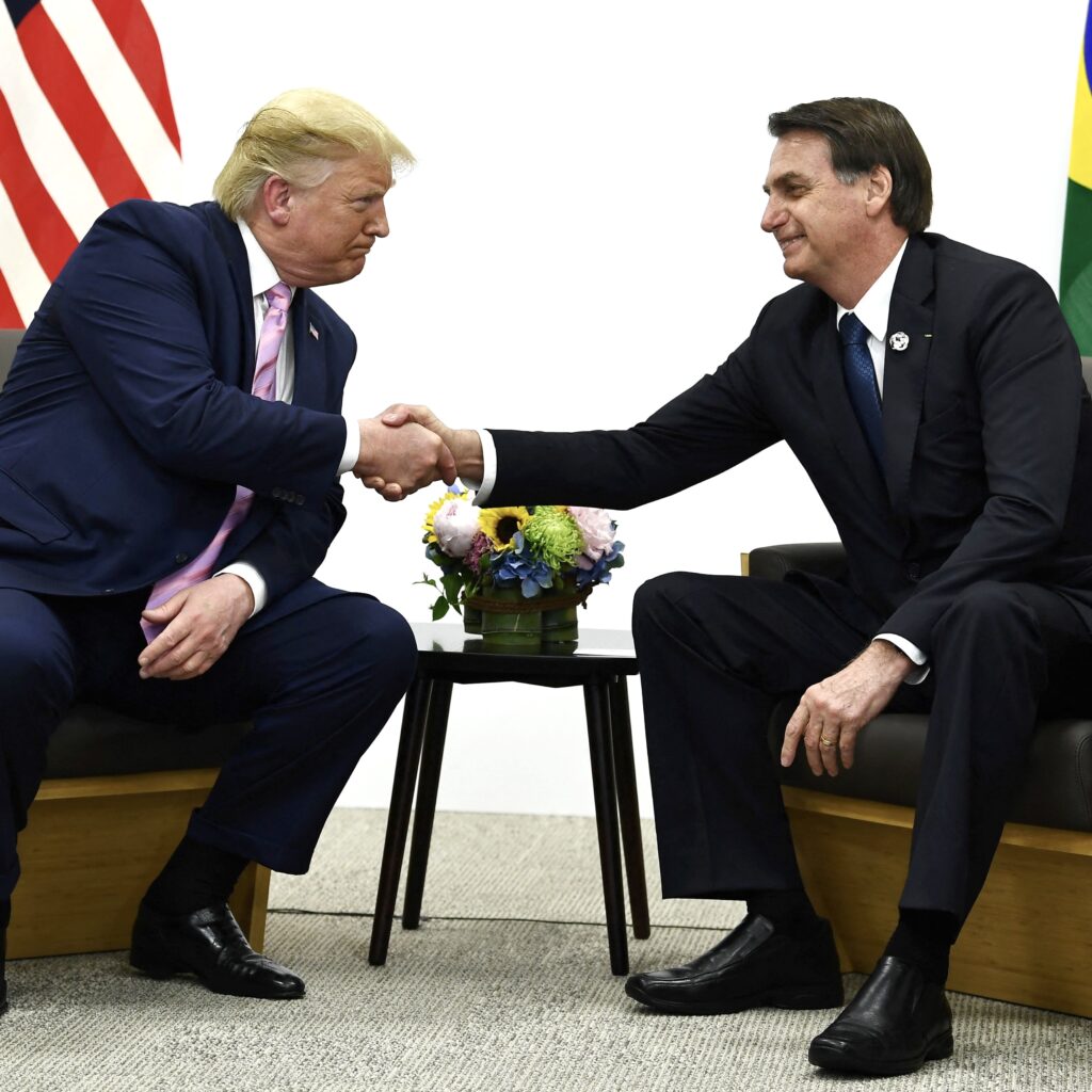 Família Bolsonaro é criticada por sua postura gananciosa diante do tarifaço