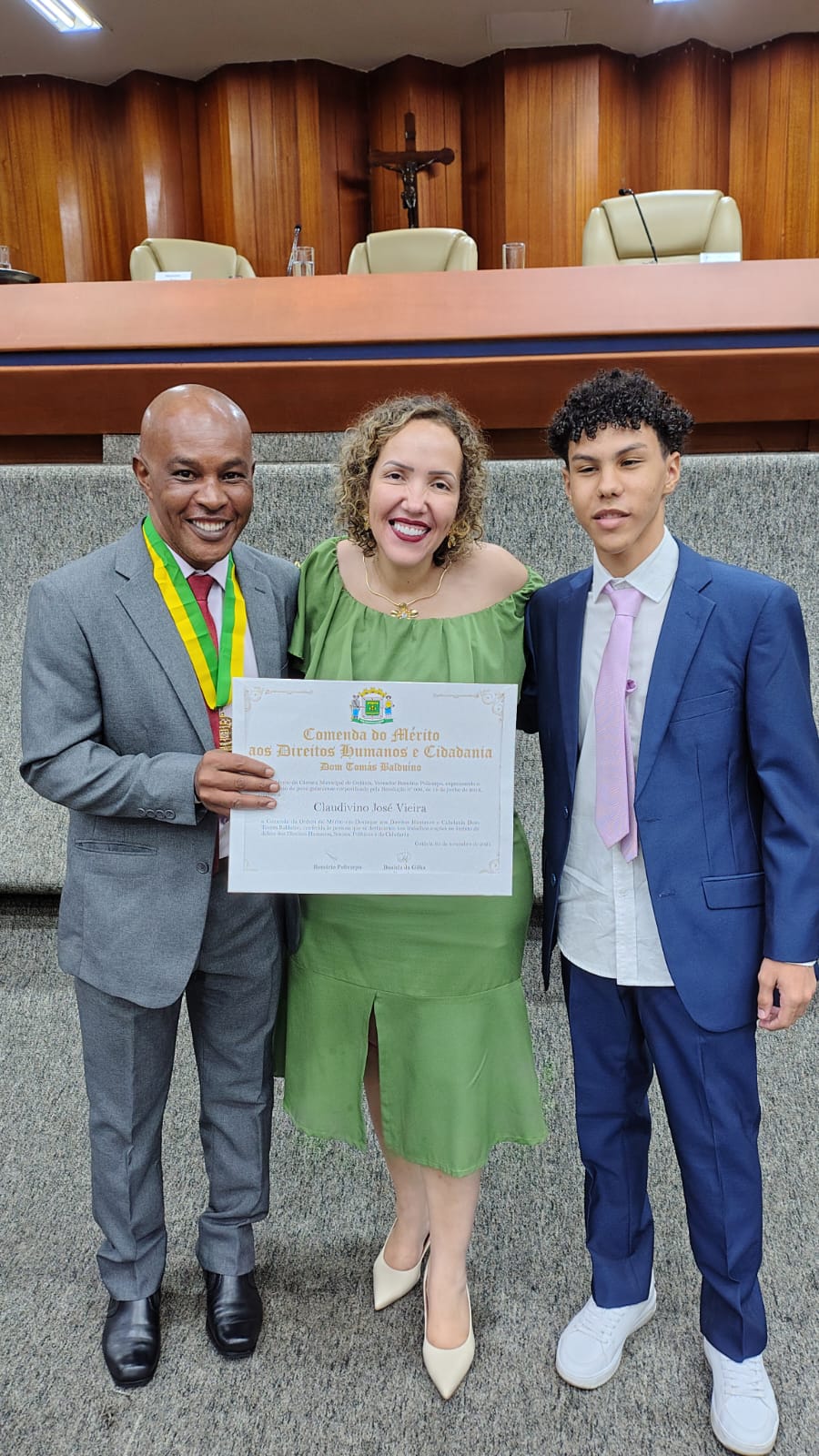 Secretário Nacional do PRTB, Claudivino Vieira, recebe Medalha Dom Tomaz Balduino na Câmara de Goiânia