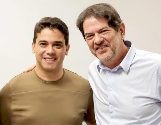 Júnior Mano cogita candidatura à Câmara dos Deputados para garantir foro privilegiado deixa vaga aberta ao Senado