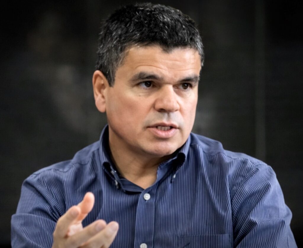 Chagas Vieira lidera pesquisa para o Senado mesmo sem filiação partidária, com 14% de intenções de voto.