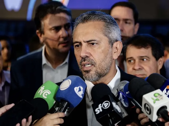 Elmano rebate Ciro e classifica críticas sobre segurança como “blablablá